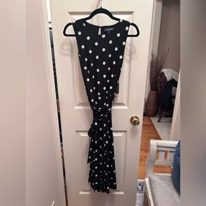 NWT Lauren Ralph Lauren Slvls Black w/White Polka Dot Belted Midi Dress. Size 12